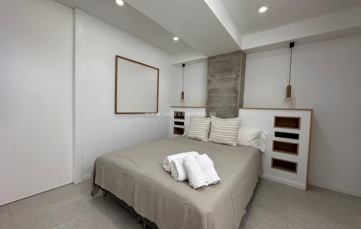 Resale - Apartment / flat - Alicante - Center