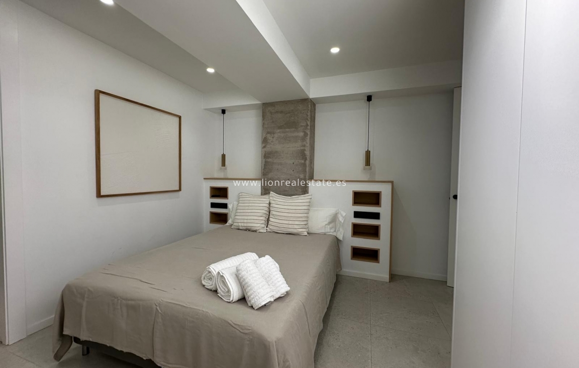 Resale - Apartment / flat - Alicante - Center