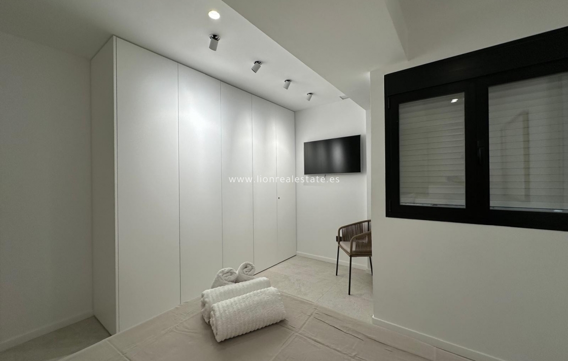 Resale - Apartment / flat - Alicante - Center