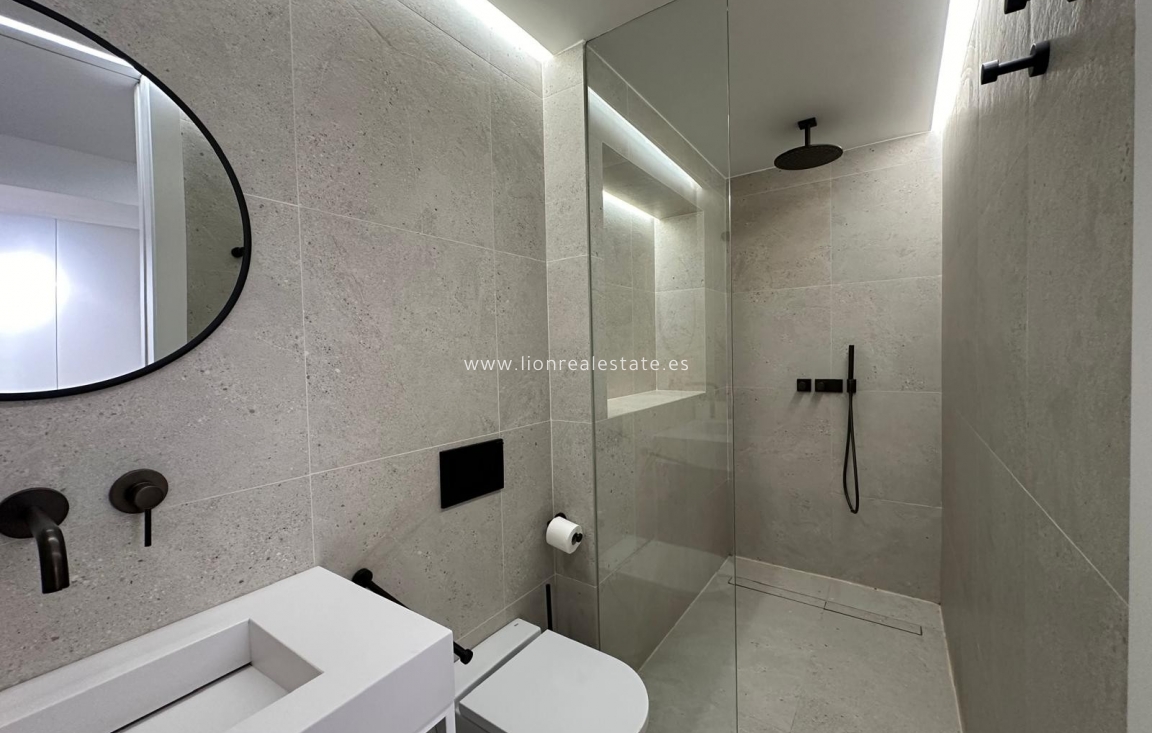 Resale - Apartment / flat - Alicante - Center