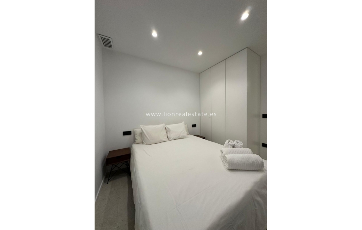 Resale - Apartment / flat - Alicante - Center