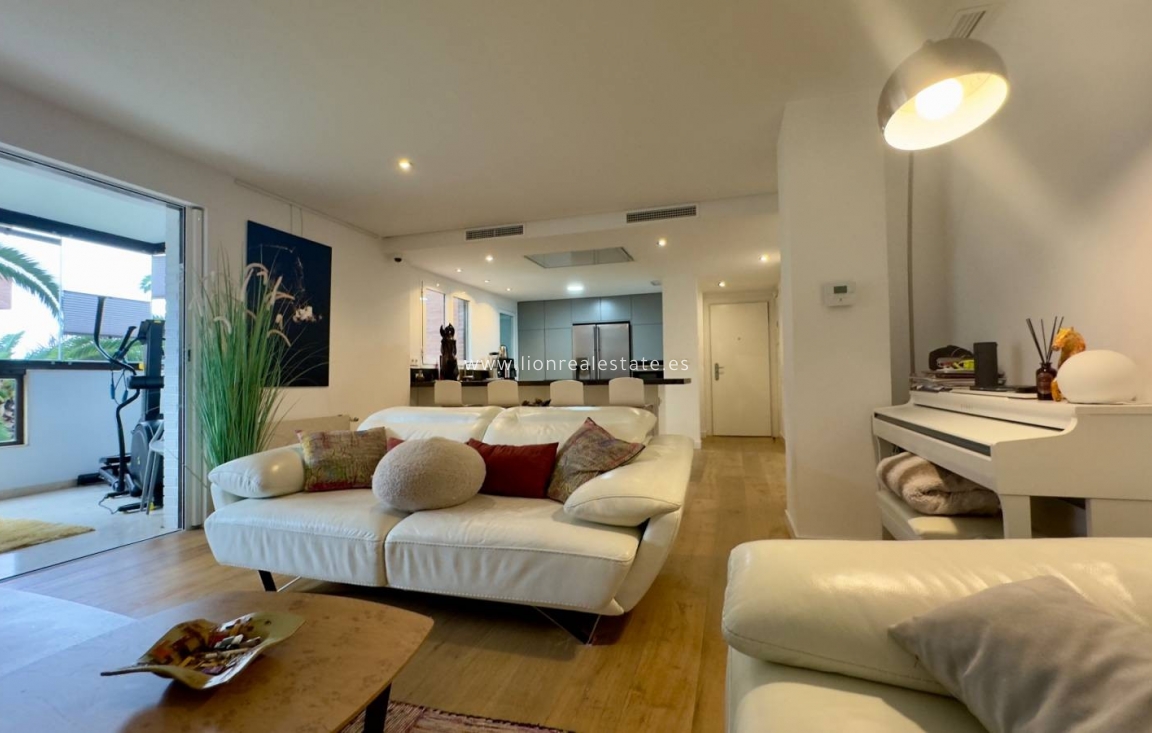 Resale - Apartment / flat - Alicante - Vistahermosa