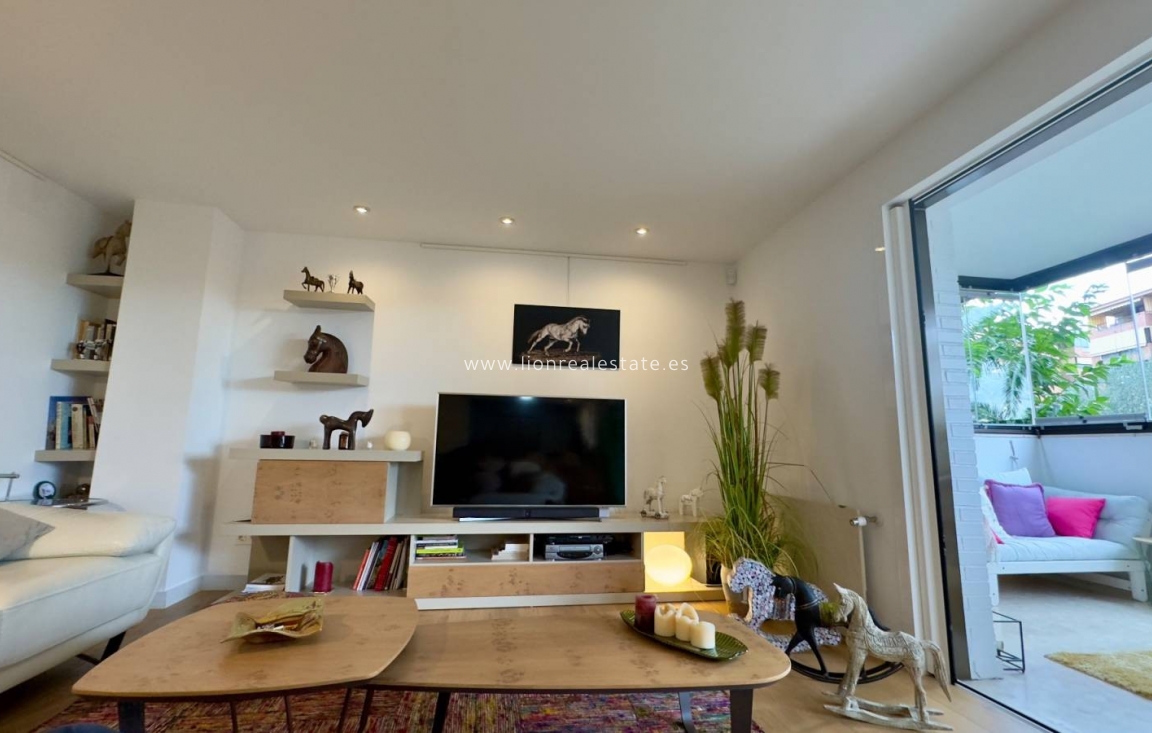 Resale - Apartment / flat - Alicante - Vistahermosa