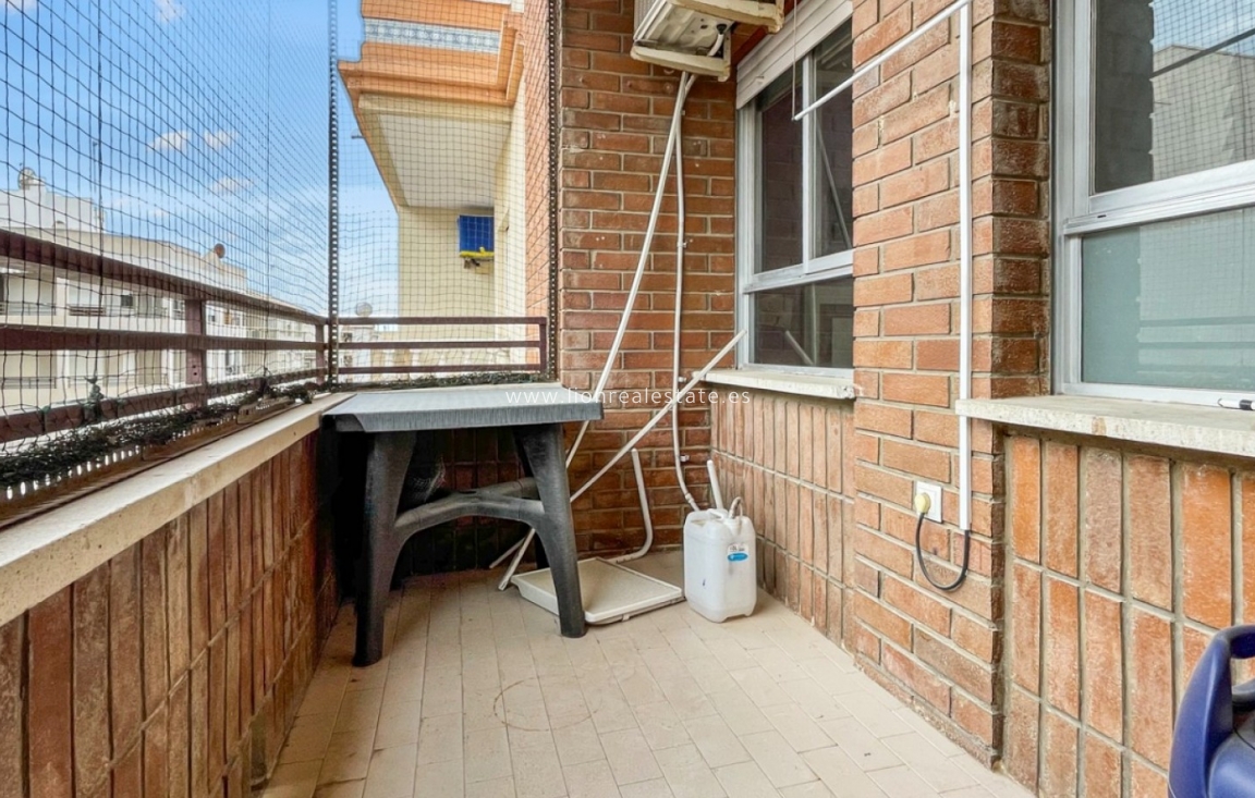 Resale - Apartment / flat - Guardamar del Segura - Pueblo