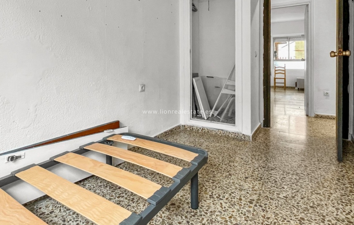 Resale - Apartment / flat - Guardamar del Segura - Pueblo