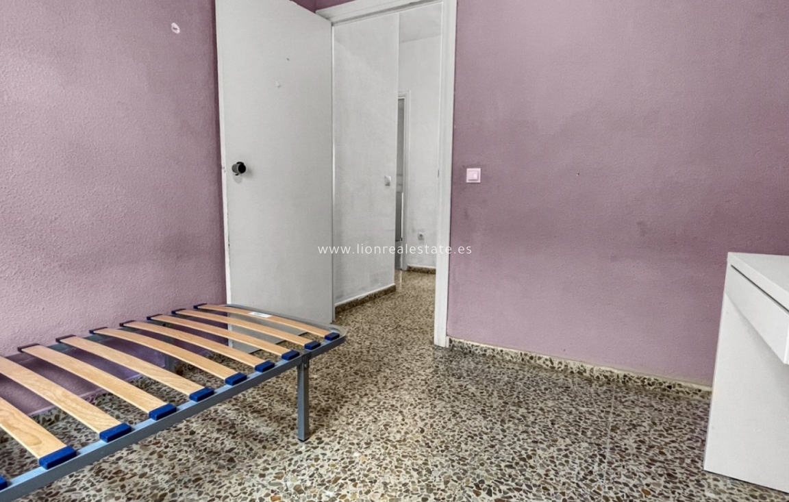 Resale - Apartment / flat - Guardamar del Segura - Pueblo