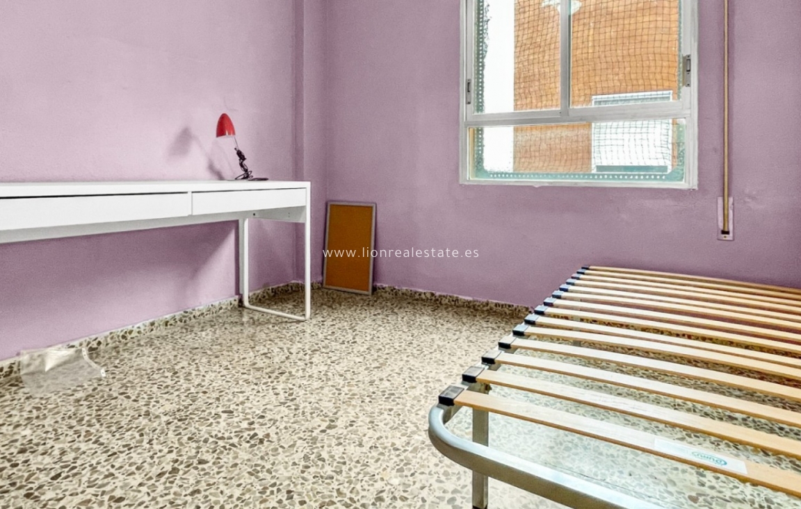 Resale - Apartment / flat - Guardamar del Segura - Pueblo