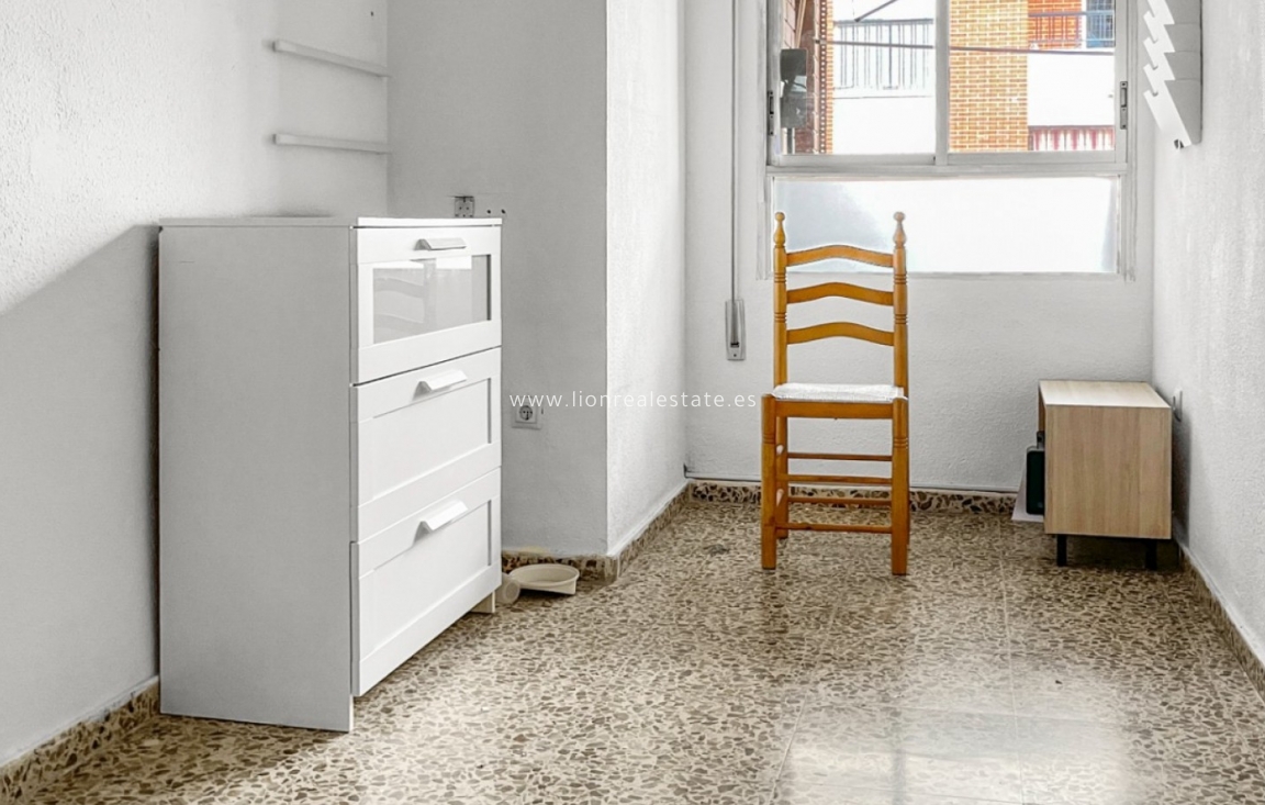 Resale - Apartment / flat - Guardamar del Segura - Pueblo