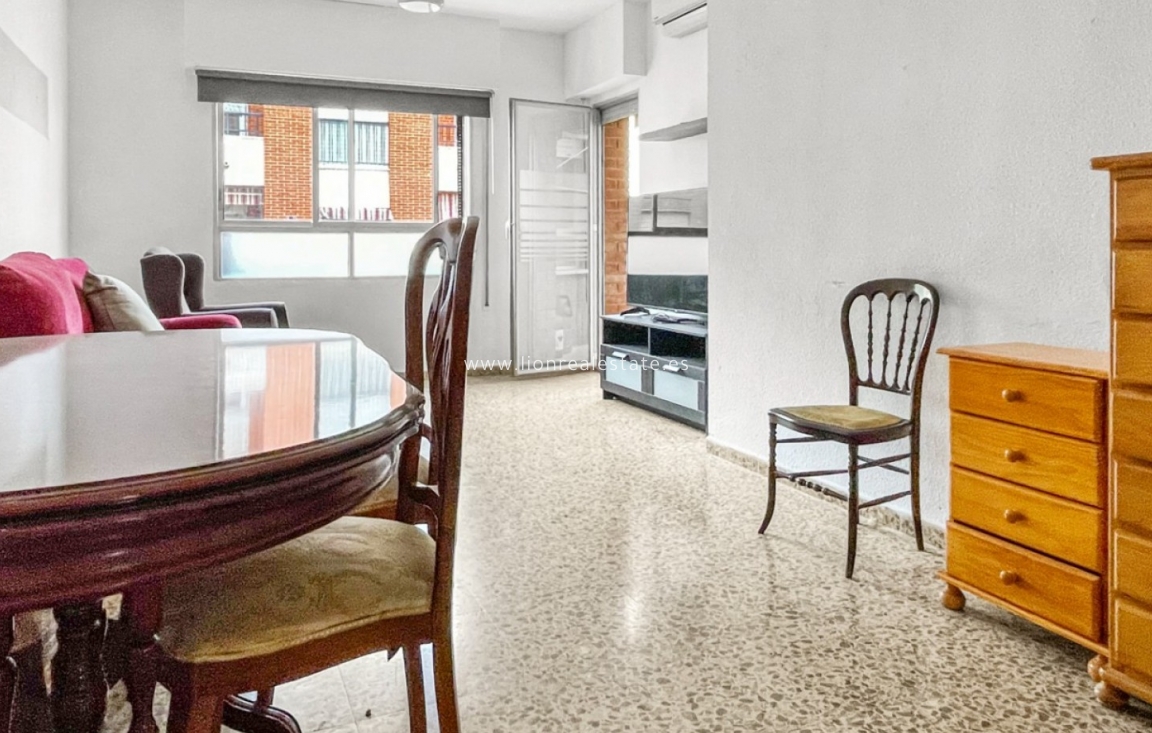 Resale - Apartment / flat - Guardamar del Segura - Pueblo