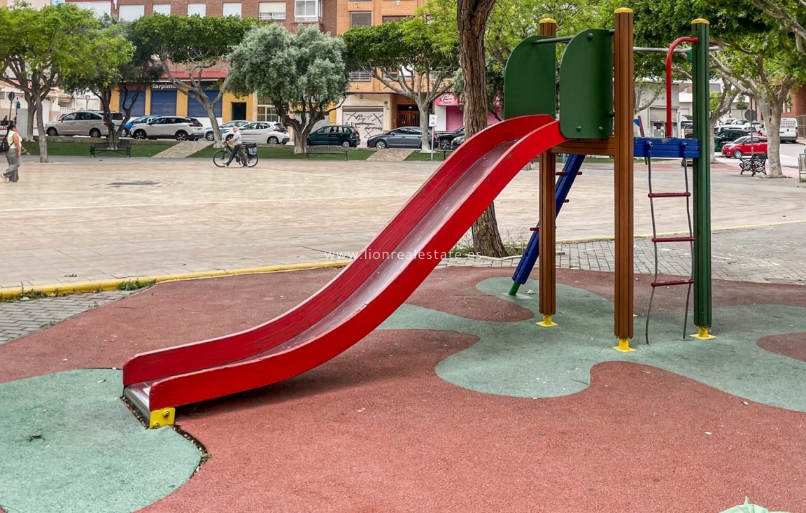 Resale - Apartment / flat - Guardamar del Segura - Pueblo