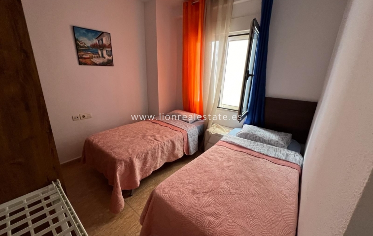 Resale - Apartment / flat - La Mata