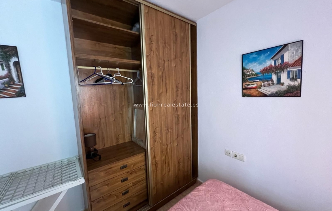 Resale - Apartment / flat - La Mata