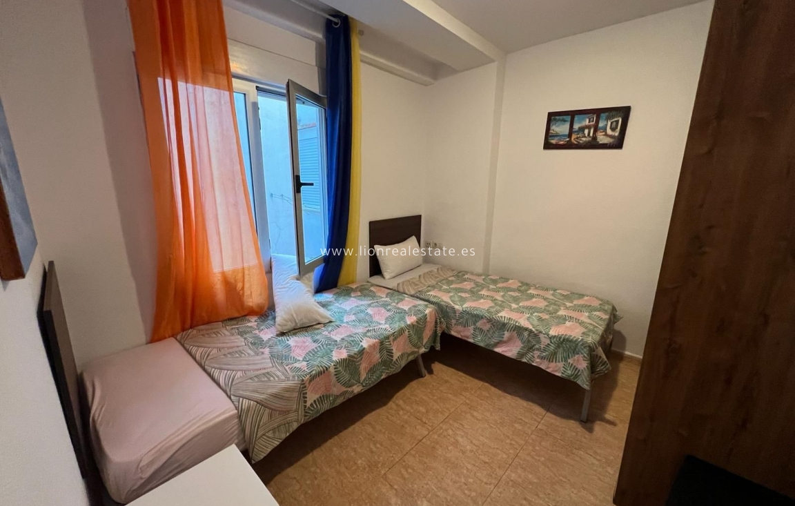 Resale - Apartment / flat - La Mata