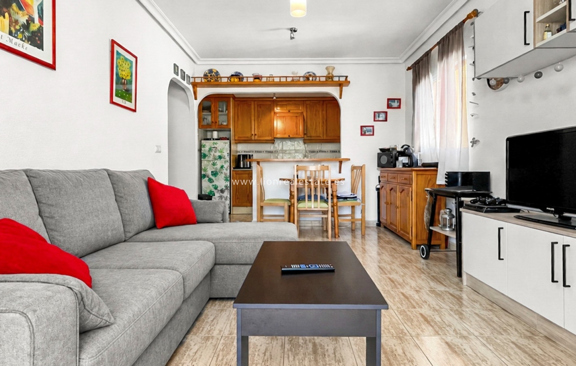 Resale - Apartment / flat - Mil Palmeras
