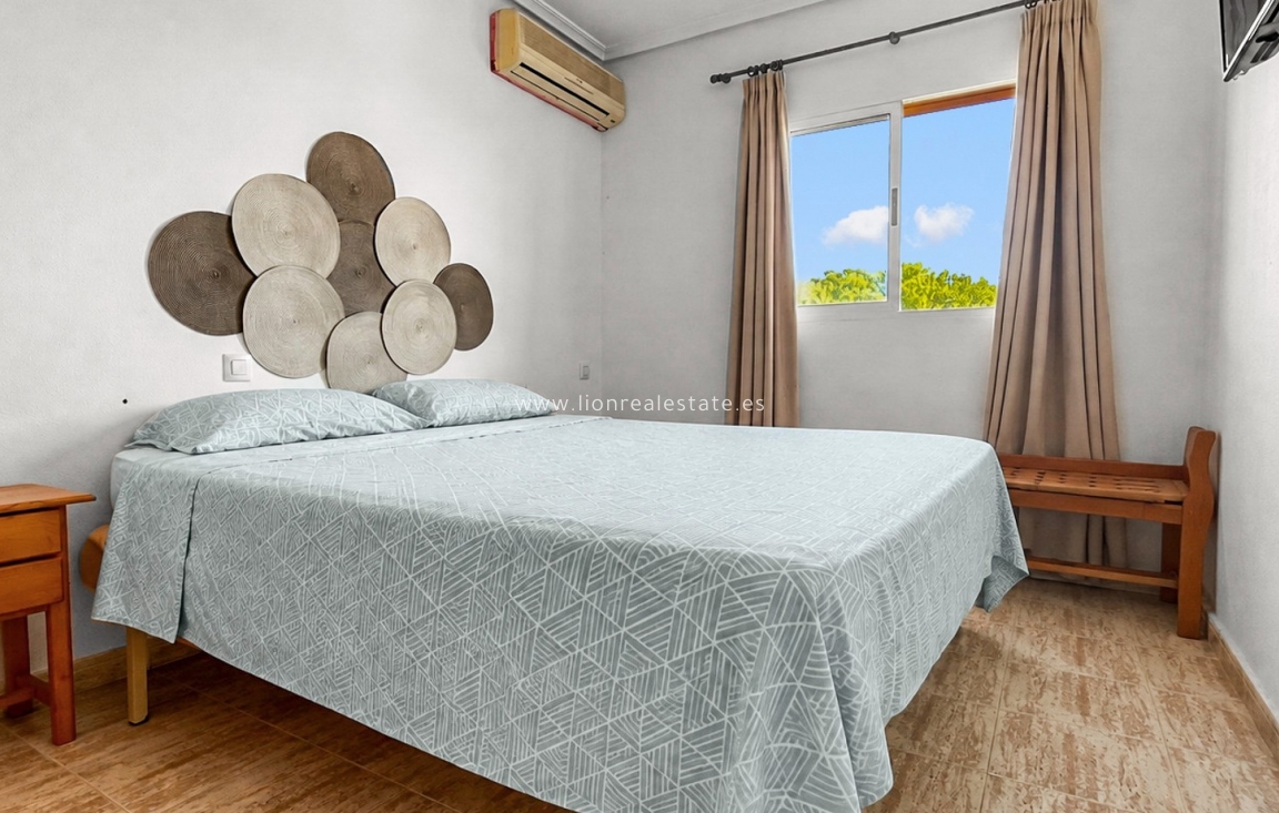 Resale - Apartment / flat - Mil Palmeras