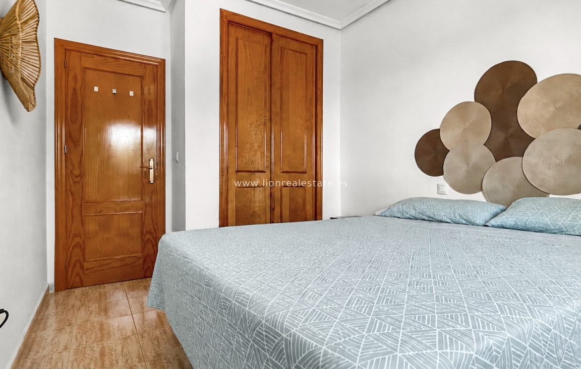 Resale - Apartment / flat - Mil Palmeras
