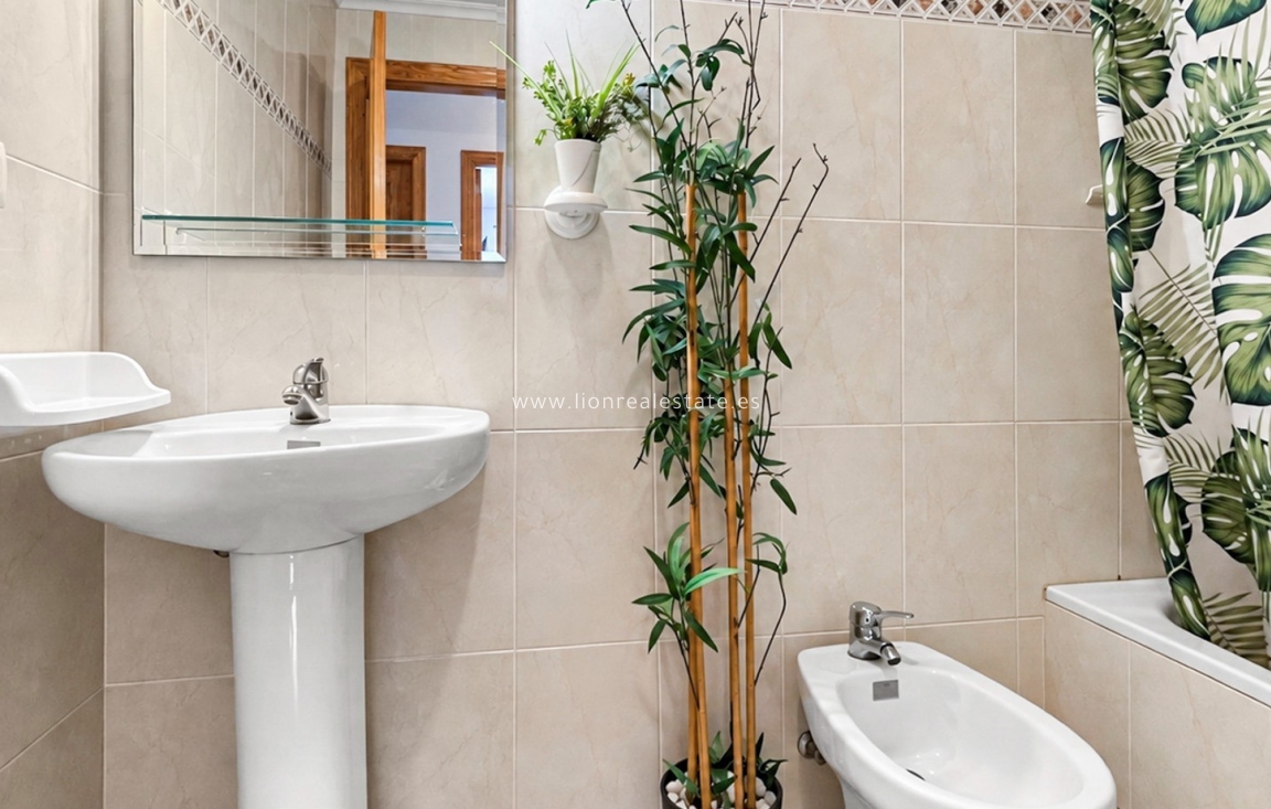 Resale - Apartment / flat - Mil Palmeras