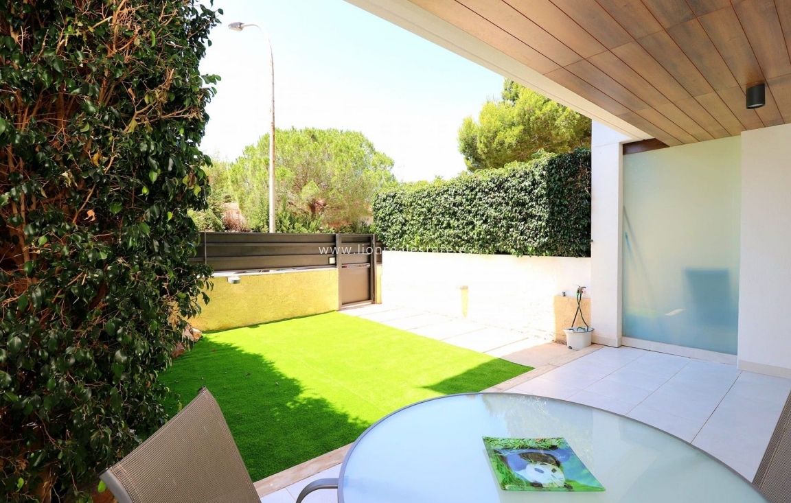 Resale - Apartment / flat - Orihuela Costa - Altos de Campoamor