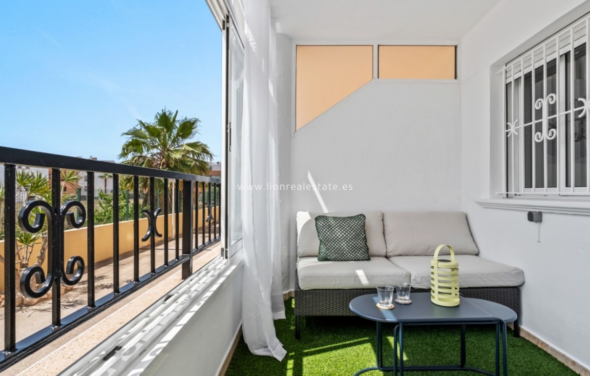 Resale - Apartment / flat - Orihuela Costa - La Florida