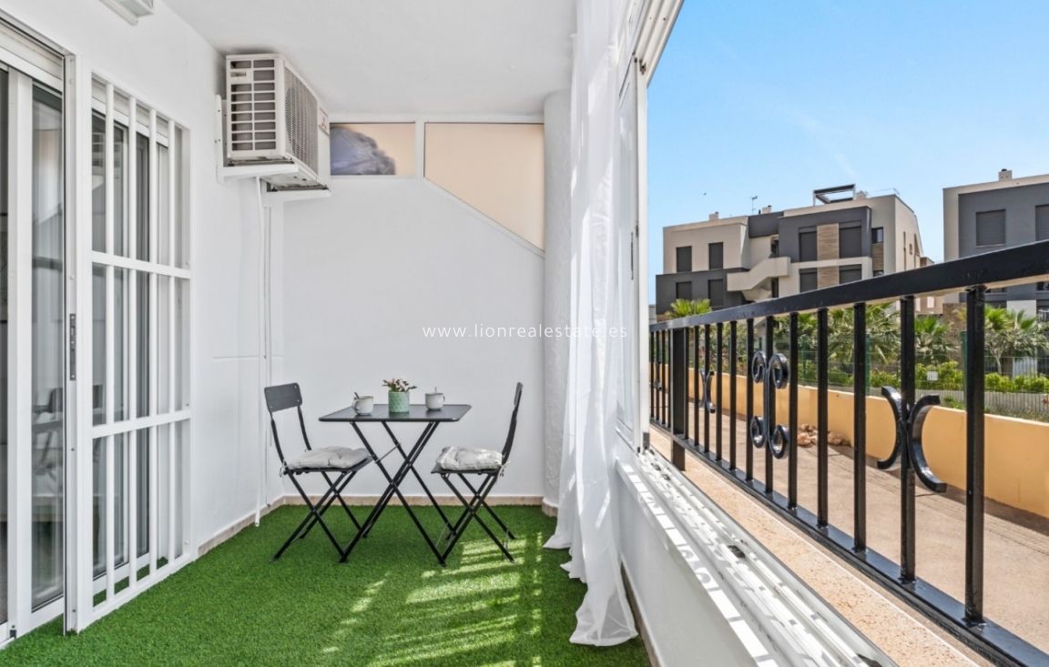 Resale - Apartment / flat - Orihuela Costa - La Florida