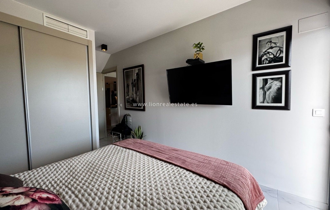 Resale - Apartment / flat - Orihuela Costa - La Zenia