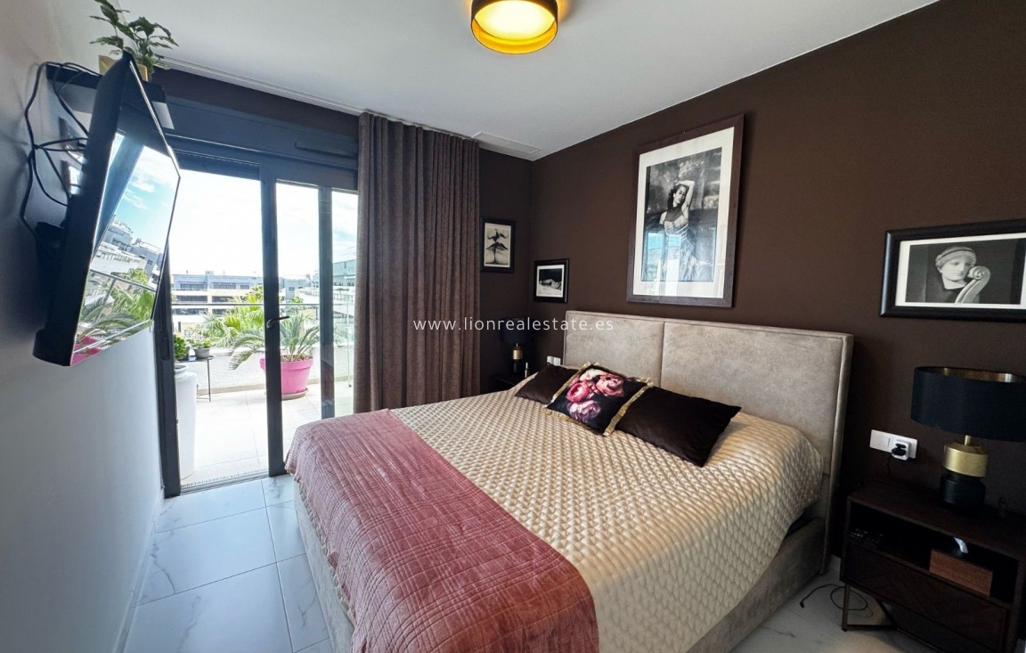 Resale - Apartment / flat - Orihuela Costa - La Zenia