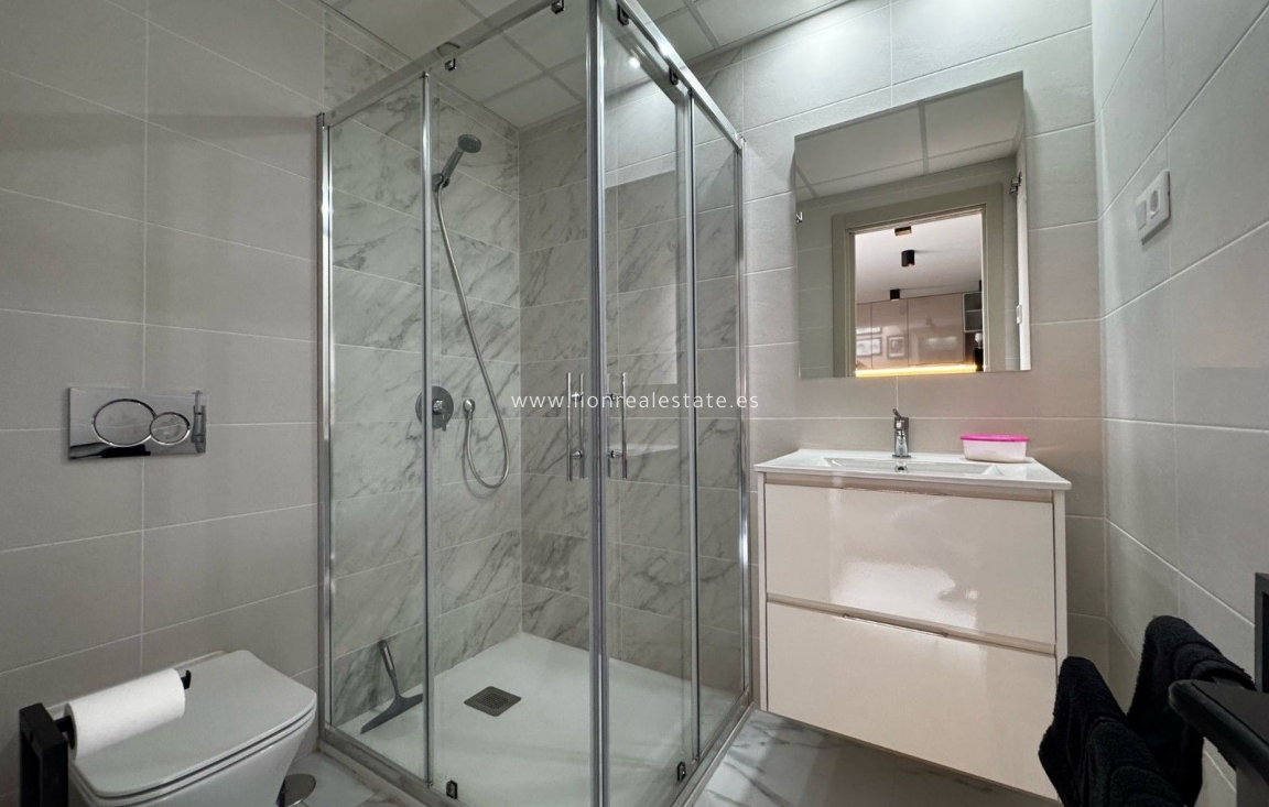 Resale - Apartment / flat - Orihuela Costa - La Zenia