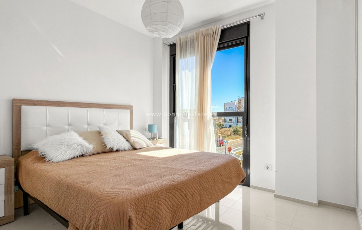 Resale - Apartment / flat - Orihuela Costa - La Zenia