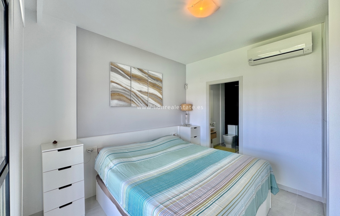 Resale - Apartment / flat - Orihuela Costa - La Zenia