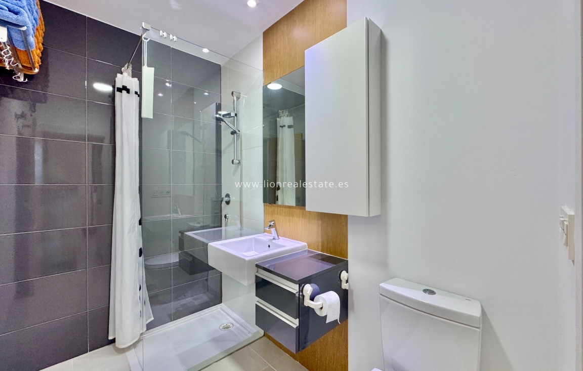 Resale - Apartment / flat - Orihuela Costa - La Zenia