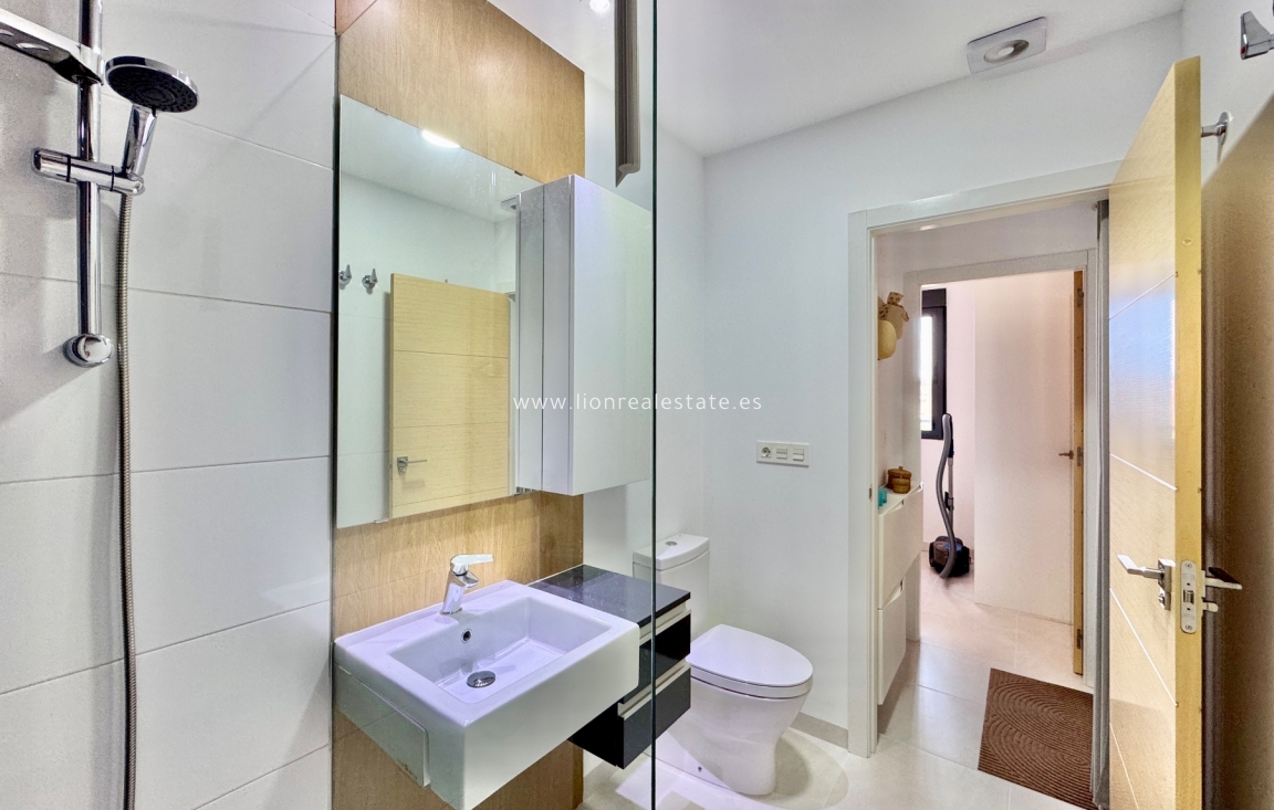 Resale - Apartment / flat - Orihuela Costa - La Zenia
