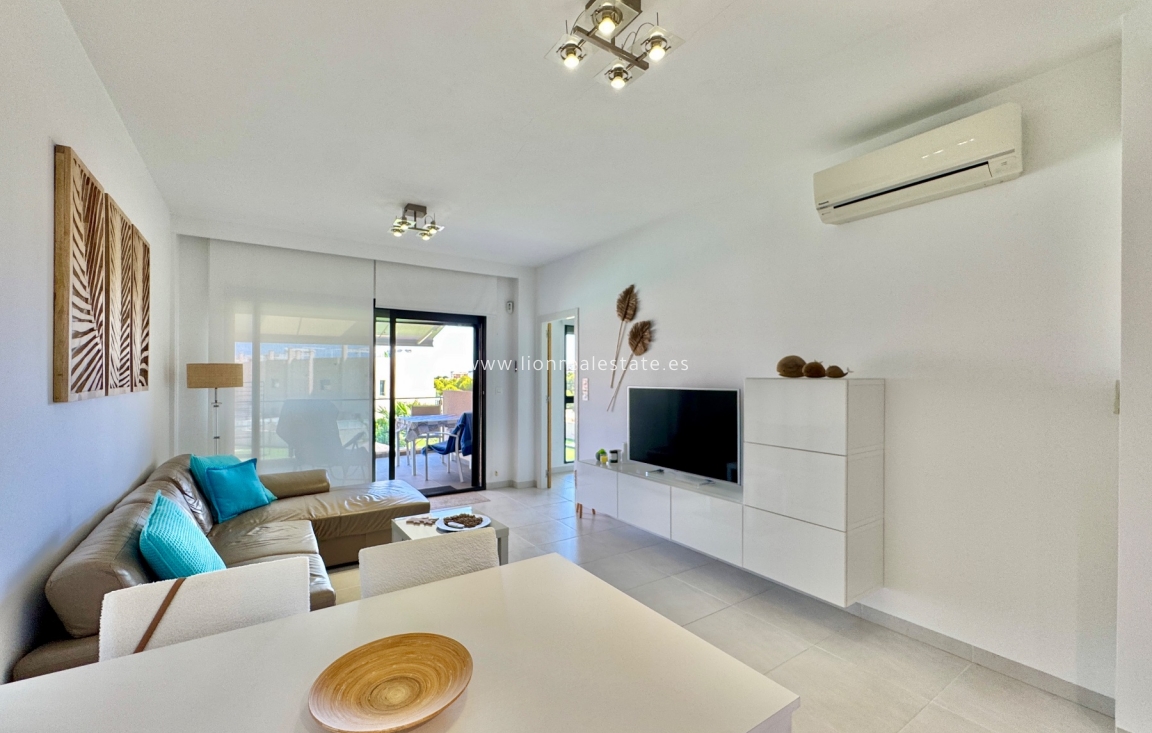 Resale - Apartment / flat - Orihuela Costa - La Zenia