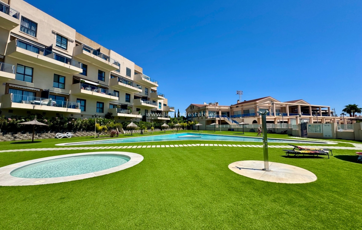 Resale - Apartment / flat - Orihuela Costa - La Zenia