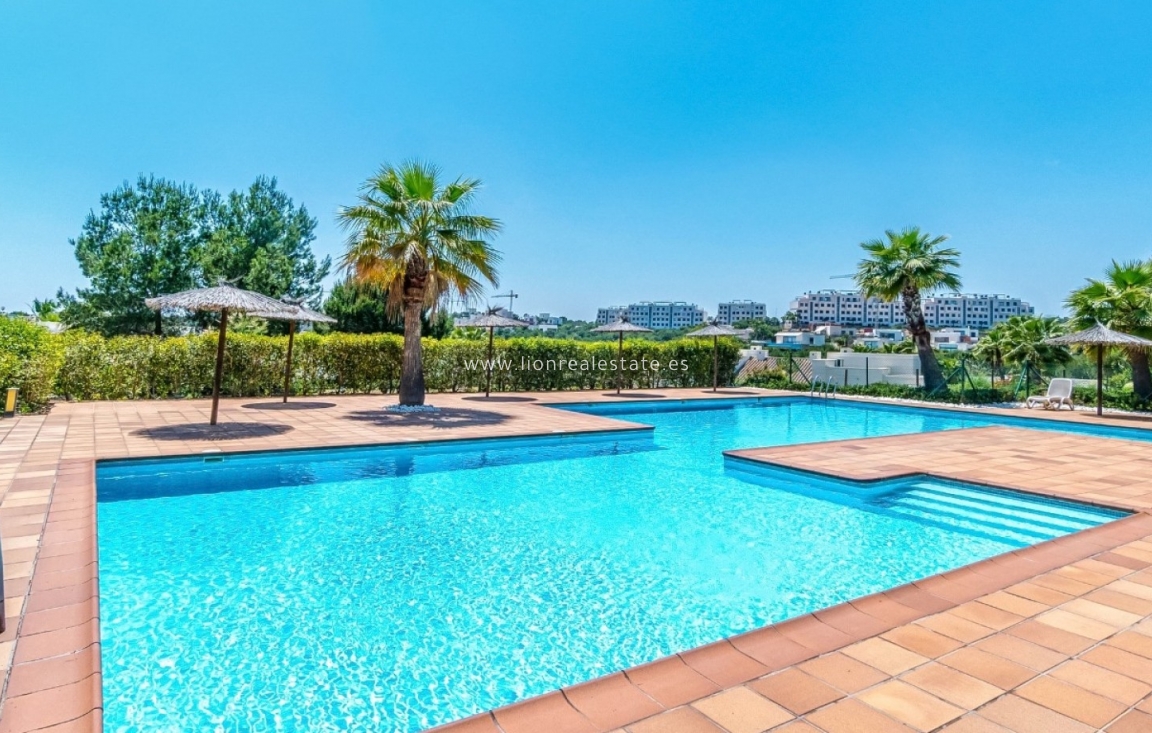 Resale - Apartment / flat - Orihuela Costa - Las Colinas Golf