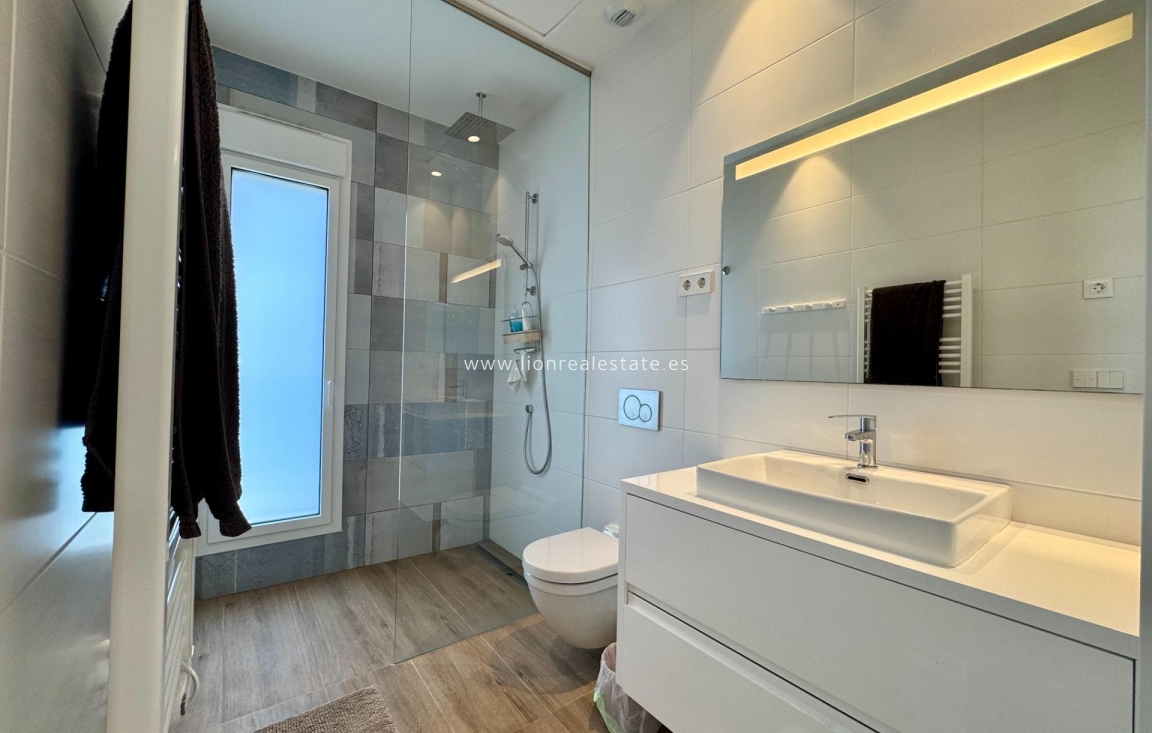 Resale - Apartment / flat - Orihuela Costa - Las Colinas Golf