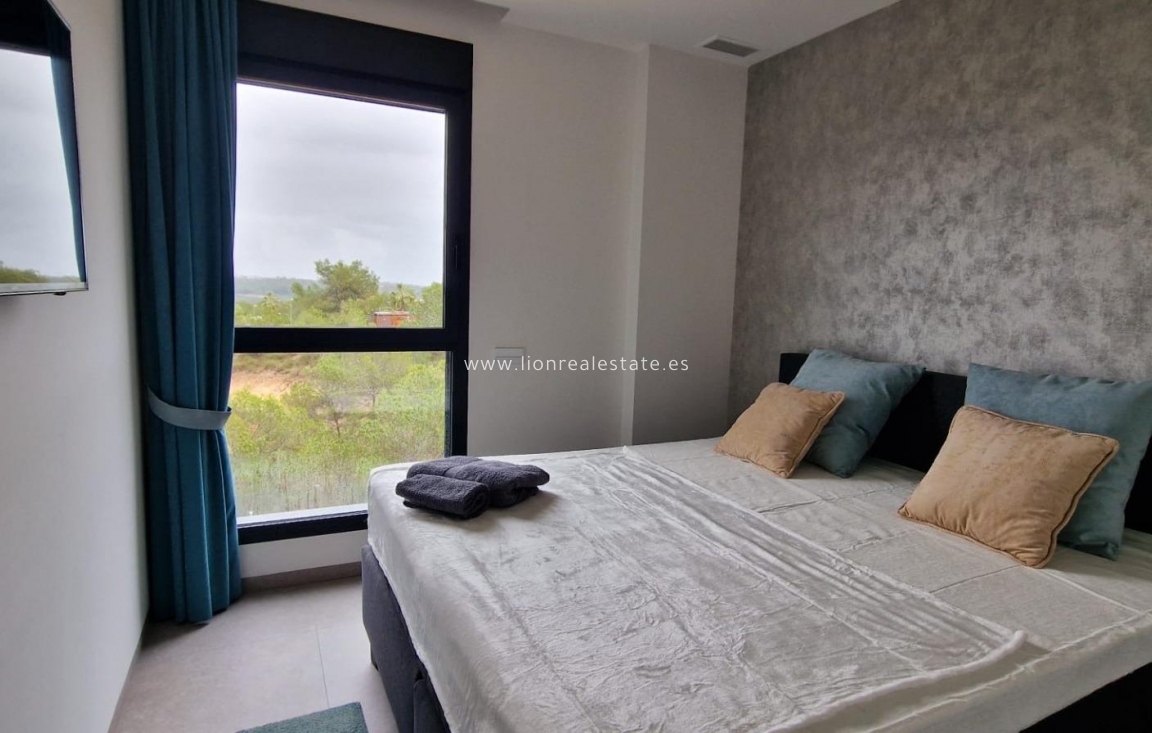 Resale - Apartment / flat - Orihuela Costa - Las Colinas Golf