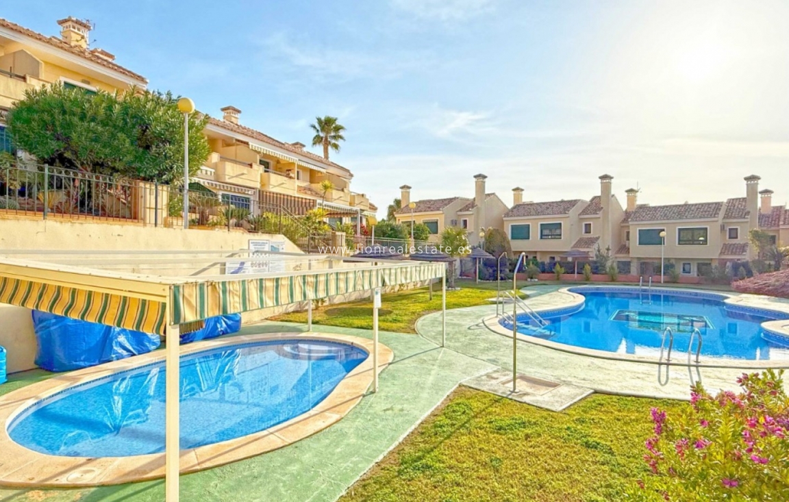 Resale - Apartment / flat - Orihuela Costa - Lomas de Campoamor