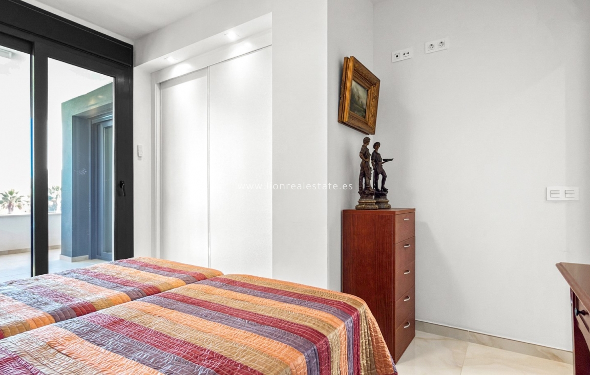 Resale - Apartment / flat - Orihuela Costa - Los Altos