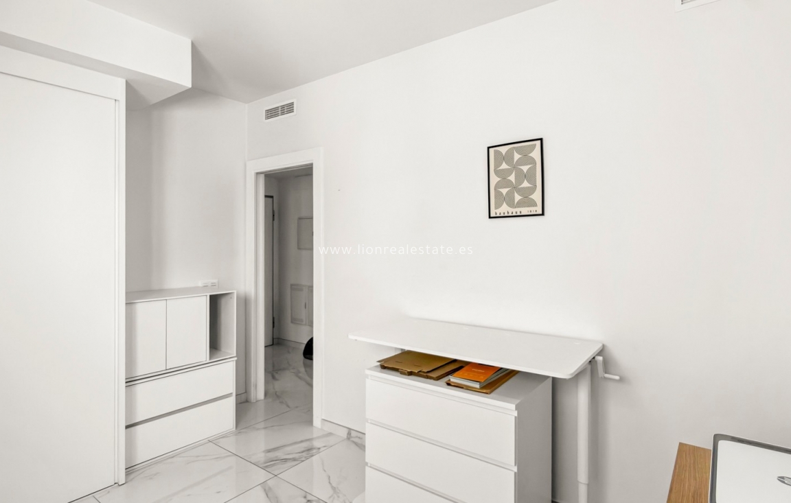 Resale - Apartment / flat - Orihuela Costa - Los Altos