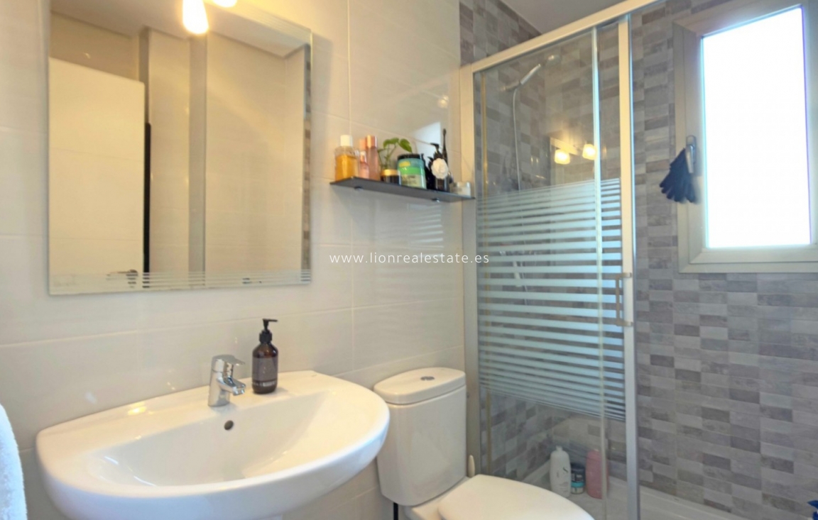 Resale - Apartment / flat - Orihuela Costa - Los Dolses