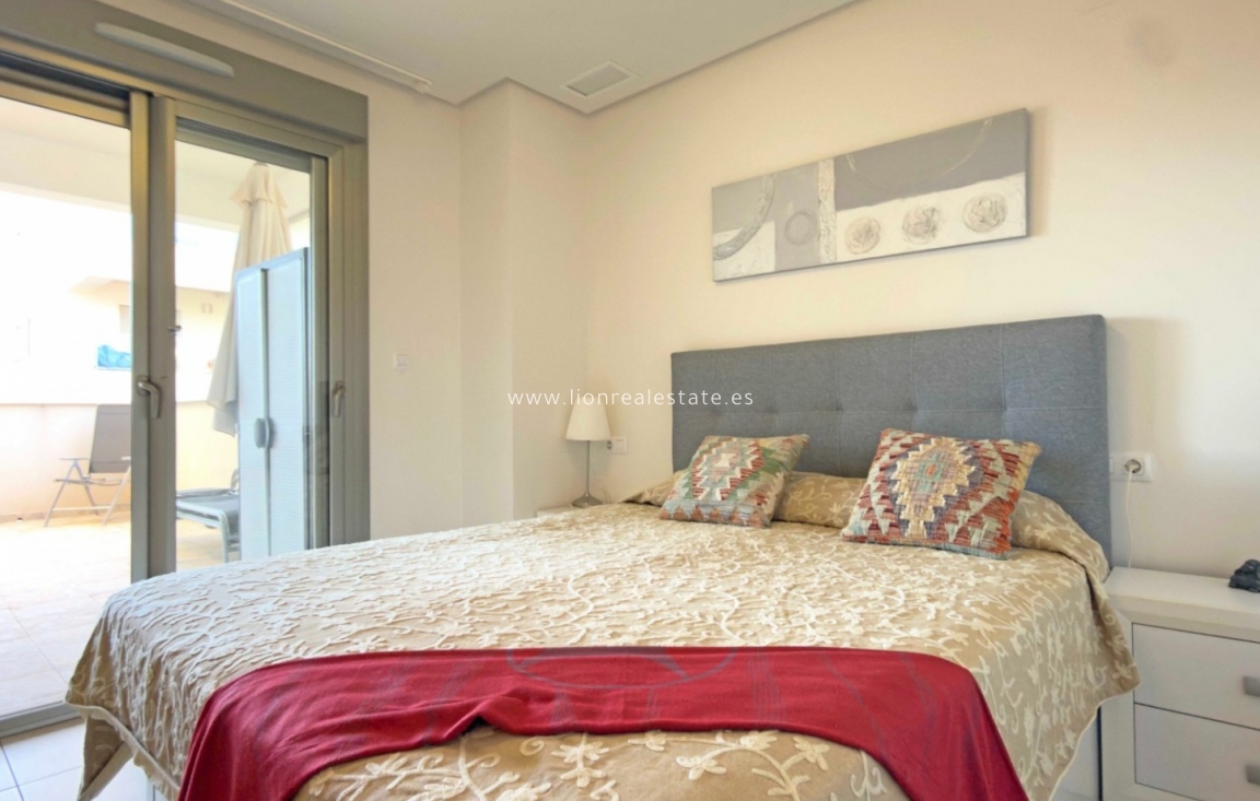 Resale - Apartment / flat - Orihuela Costa - Los Dolses