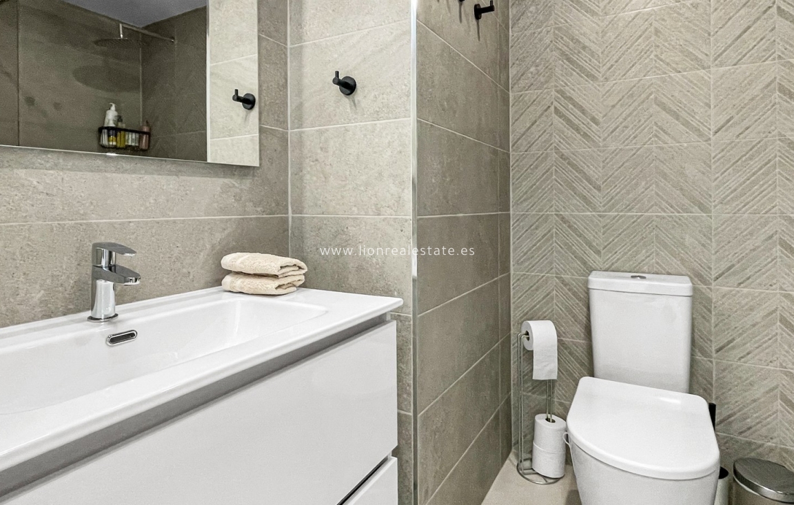 Resale - Apartment / flat - Orihuela Costa - Los Dolses