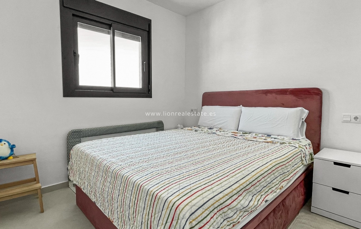 Resale - Apartment / flat - Orihuela Costa - Los Dolses