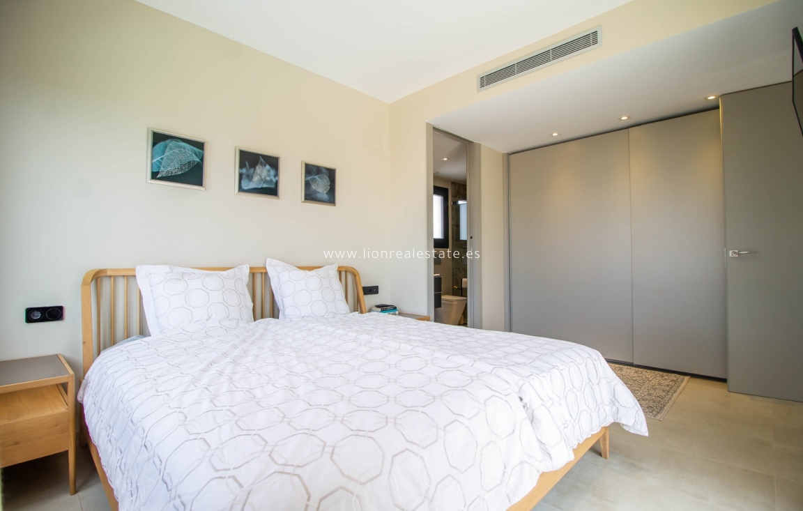 Resale - Apartment / flat - Orihuela Costa - Los Dolses