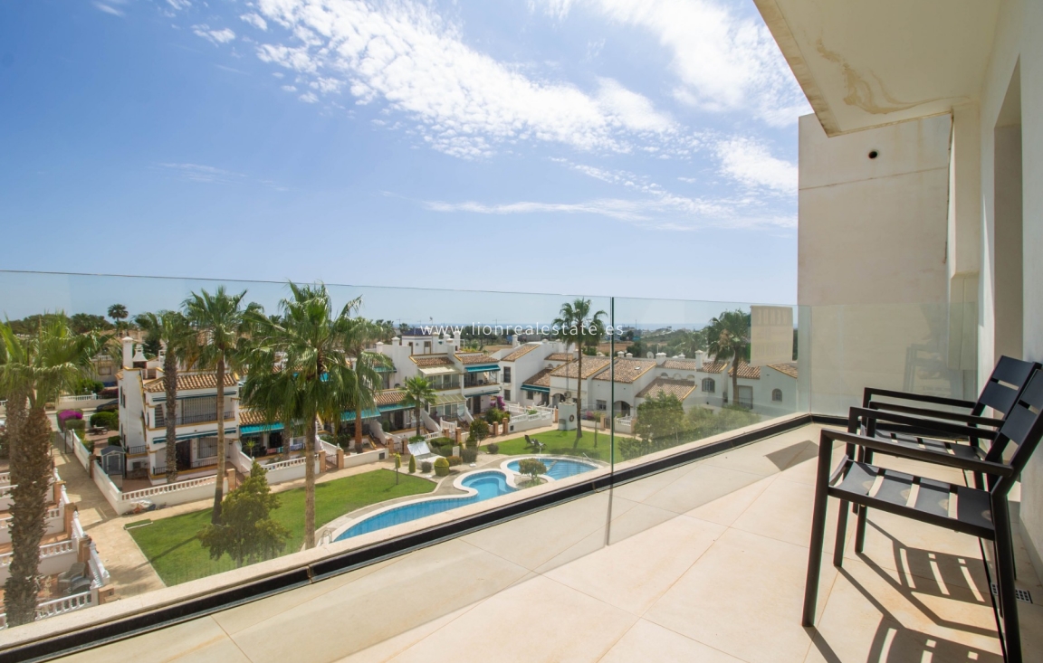 Resale - Apartment / flat - Orihuela Costa - Los Dolses