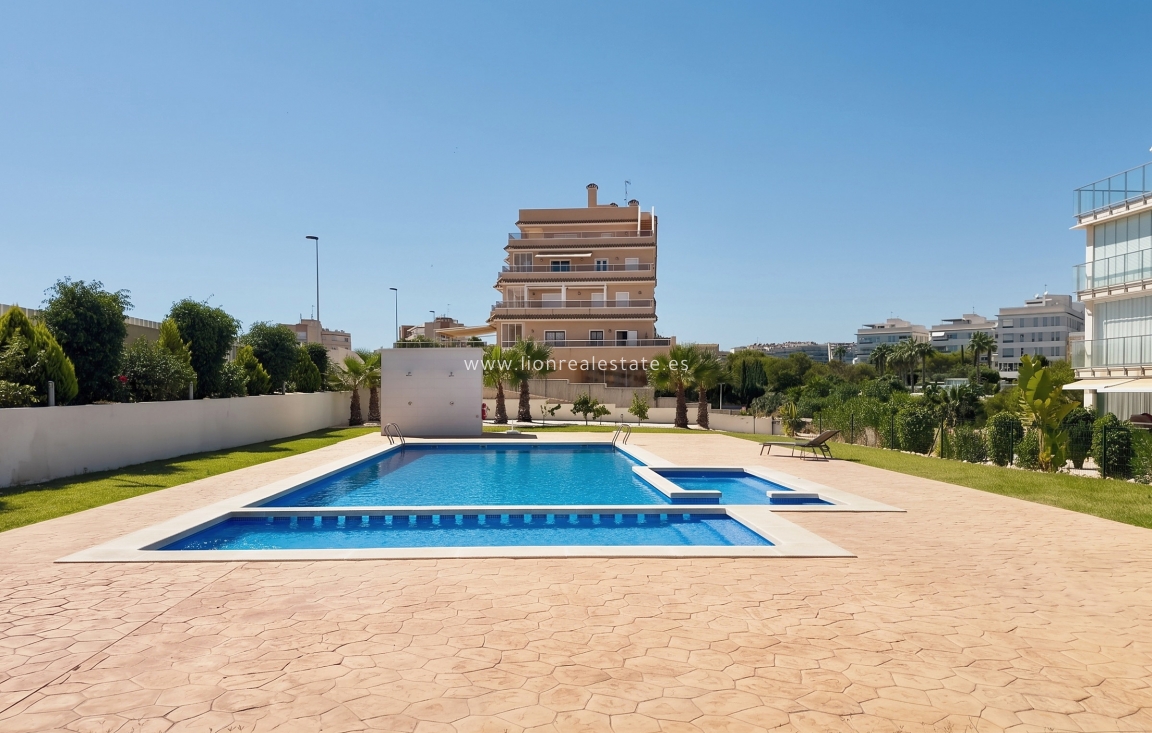 Resale - Apartment / flat - Orihuela Costa - Orihuela