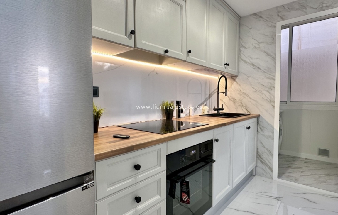 Resale - Apartment / flat - Orihuela Costa - Playa Flamenca