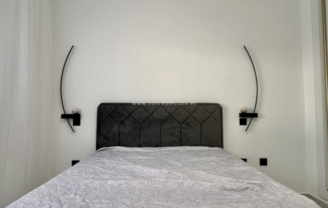 Resale - Apartment / flat - Orihuela Costa - Playa Flamenca