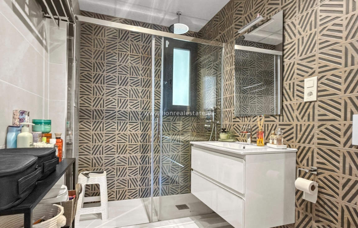 Resale - Apartment / flat - Orihuela Costa - Playa Flamenca