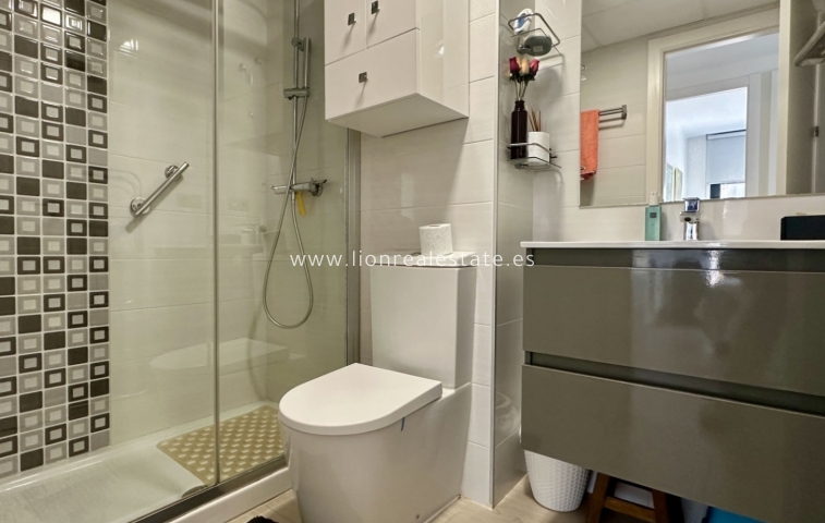 Resale - Apartment / flat - Orihuela Costa - Punta Prima